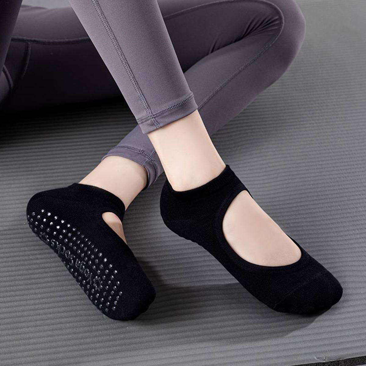 Pilates & Yoga Knokke - Non-Slip Yoga Socks for Women –