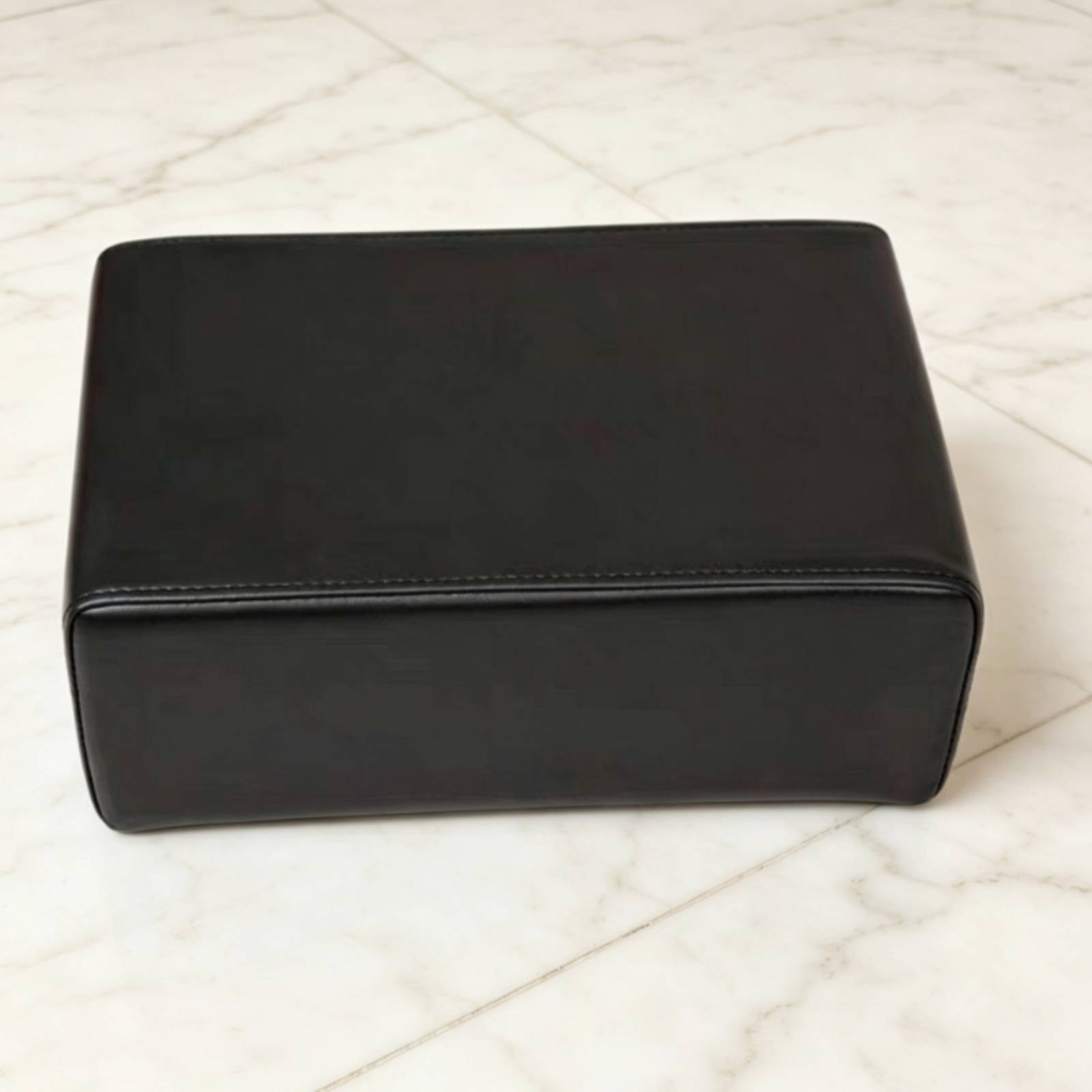 Pilates & Yoga Knokke - Pilates Auxiliary Box Stitched Seams Pilates